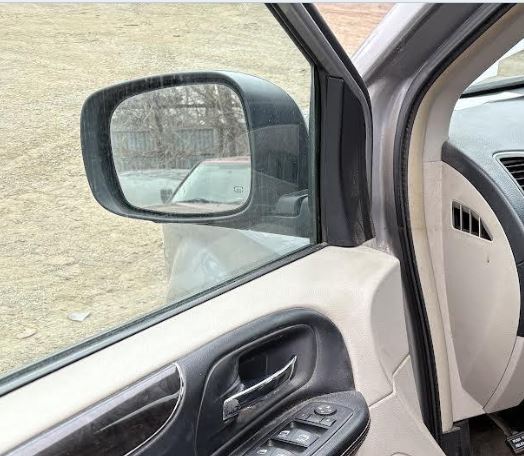 Rétroviseur extérieur gauche d'origine (OEM) d'occasion, sans avertisseur d'angle mort, compatible avec Chrysler Town & Country 2011-2016, référence 1AB731BUAJ.