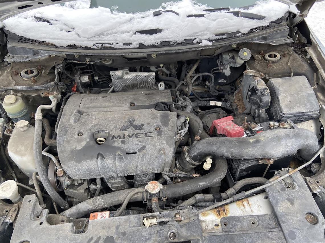 Alternateur d'origine d'occasion compatible avec Mitsubishi Lancer (2011-2017), Outlander (2011-2020), Outlander Sport (2011-2023) et RVR (2011-2023) ; références : 1800A288 et 1800A546.