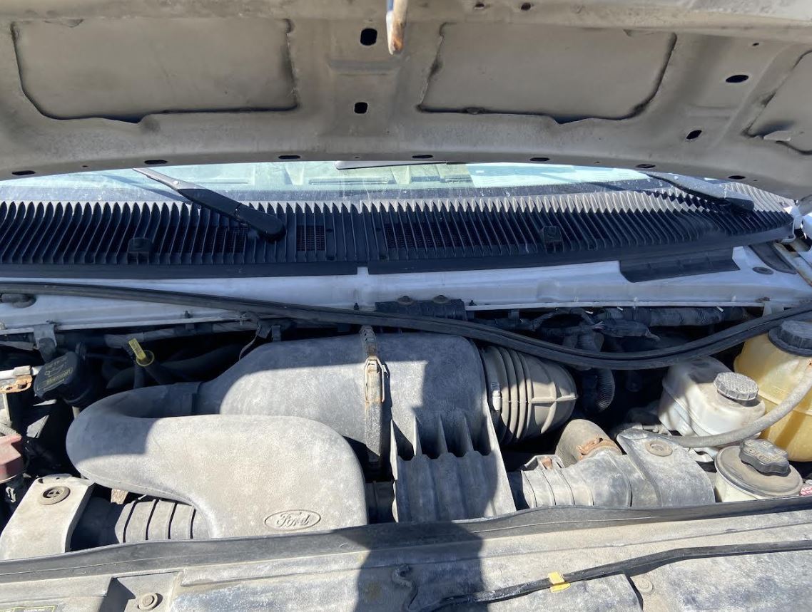 Démarreur d'origine d'occasion compatible avec Ford Expedition (2013-2014), Ford E150/E250 (2013-2014), Ford E350 (2013-2019) et Ford F150 (2013-2015).
