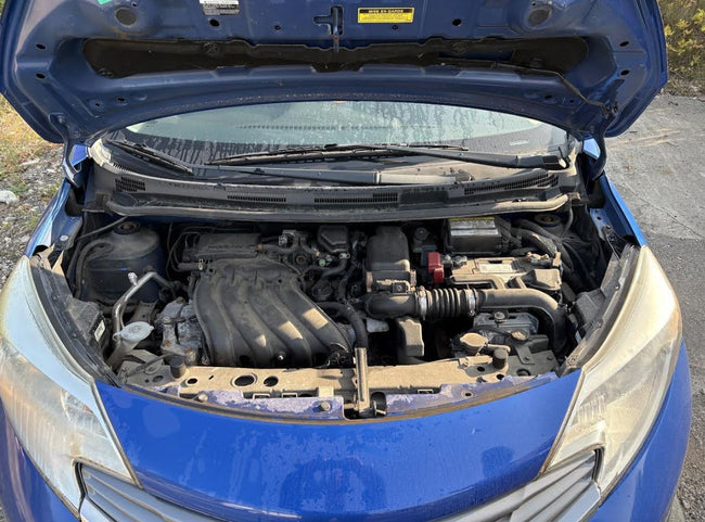 Démarreur d'origine d'occasion compatible avec Nissan Versa 2012-2014 (références : 233001HK0C et 233001HK0A).