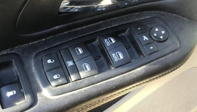 Interrupteur de porte avant OEM d'occasion pour Dodge Caravan et Town &amp; Country 2012-2016 68110872AA