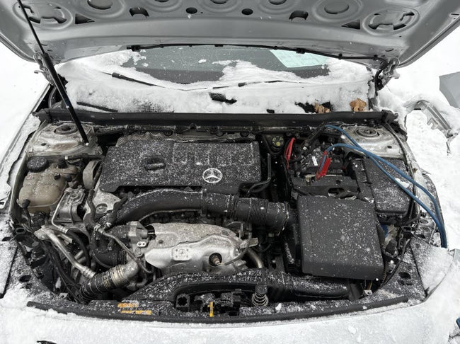 Compresseur de climatisation d'origine d'occasion compatible avec Mercedes Classe A (2019-2022), Classe CLA (2020-2023), Classe GLA (2021-2023) et Classe GLB (2020) - Référence : 0008304202