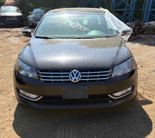 Compresseur de climatisation d'origine d'occasion compatible avec VW Beetle/Jetta 2015-2016, Golf 2014 et Passat 2.0L et 3.6L 2013-2015 (référence 1K0820808F).