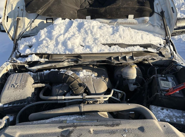 Compresseur de climatisation d'origine d'occasion compatible avec les modèles Dodge 1500 5.7L (2009-2013), Dodge 2500 5.7L (2009-2018), Dodge 2500 6.4L (2014-2024), Dodge 3500 5.7L (2009-2018) et Dodge 3500 6.4L (2019-2024).