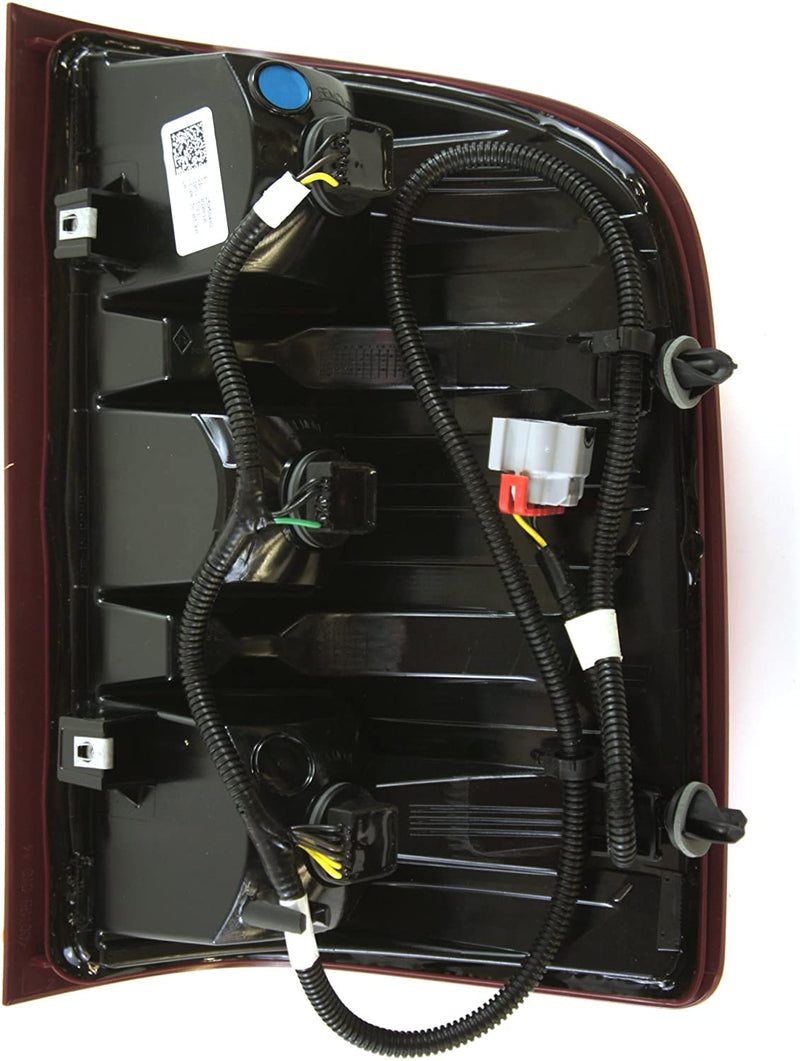 2007-2014 Chevrolet Silverado 1500/2500/3500 GMC Sierra 3500 Pick Up New LH Driver Taillight